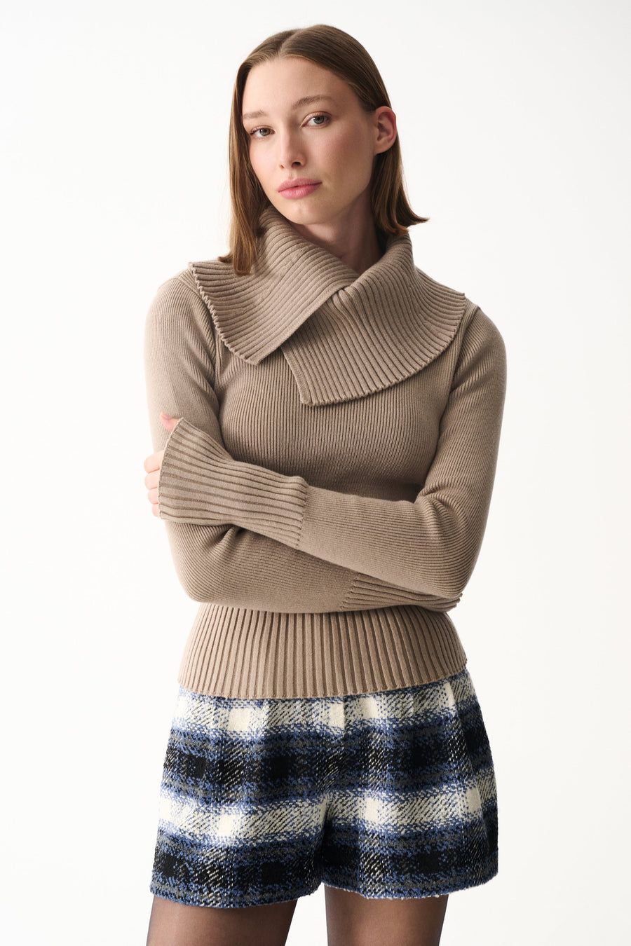 Turtleneck slit detail knit sweater