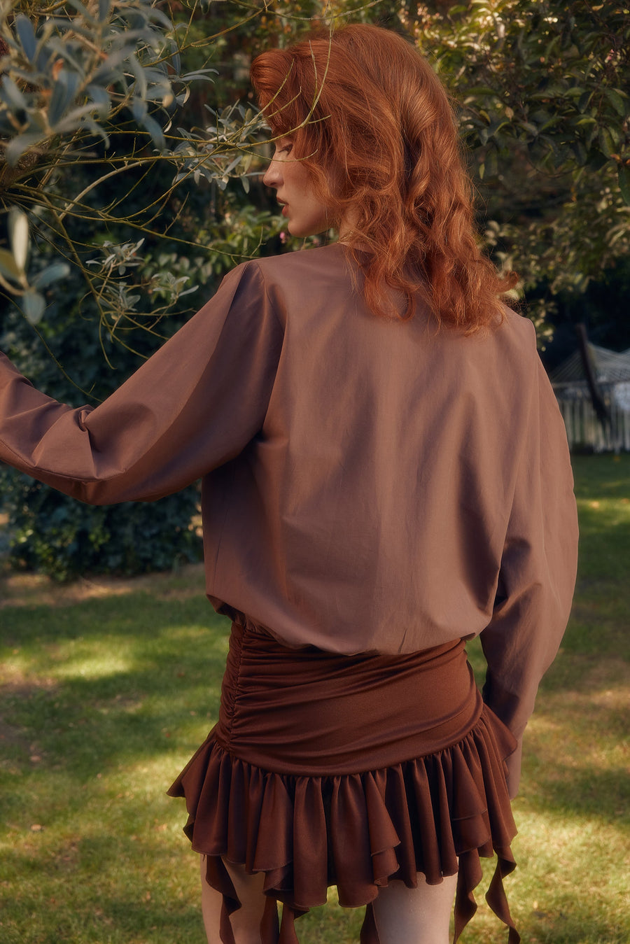 LINA RUFFLED DRESS / BROWN