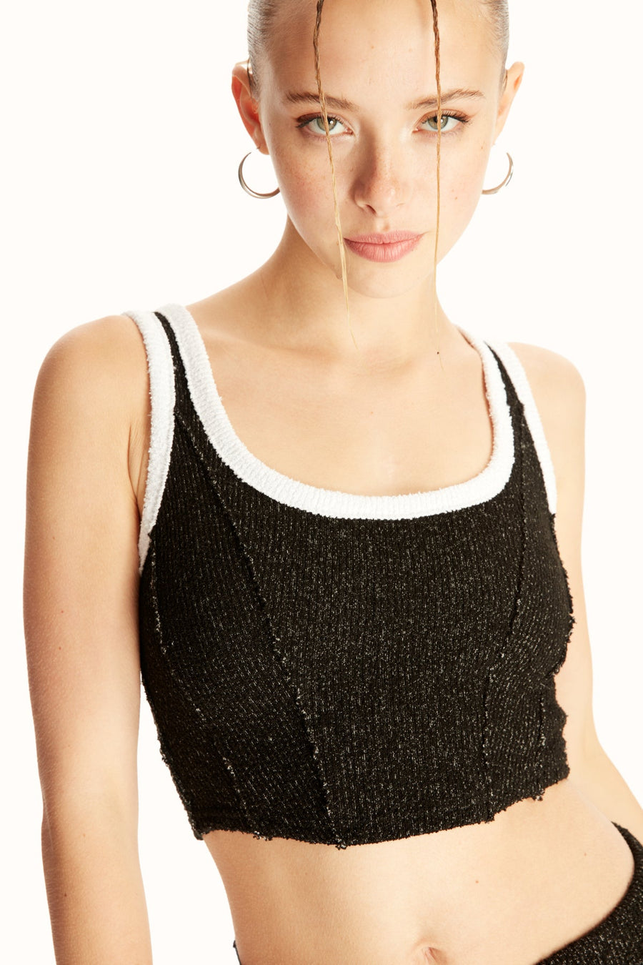 WISH KNITWEAR CROP TOP / BLACK AND WHITE