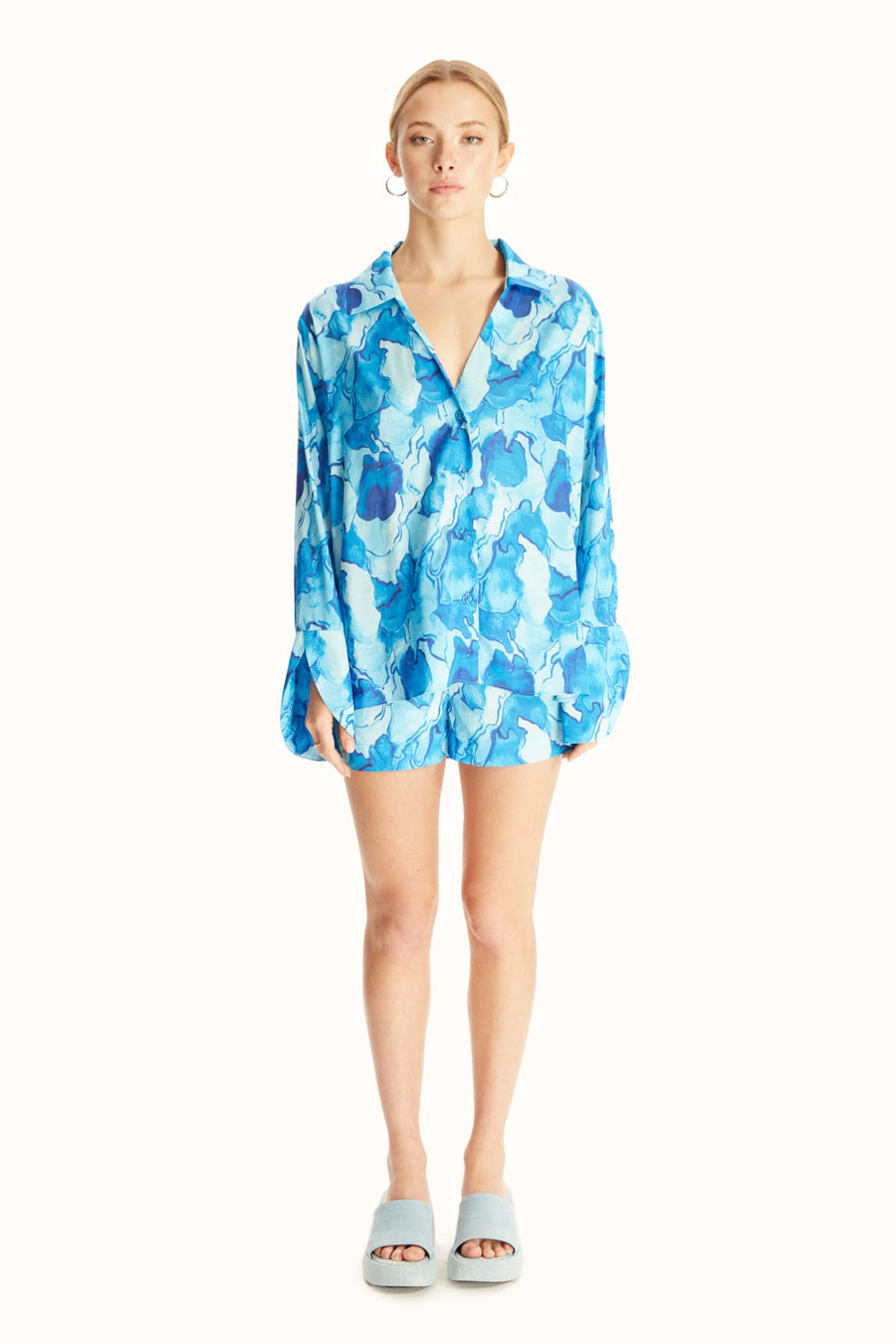 AURA SHORTS SET / BLUE PATTERNED